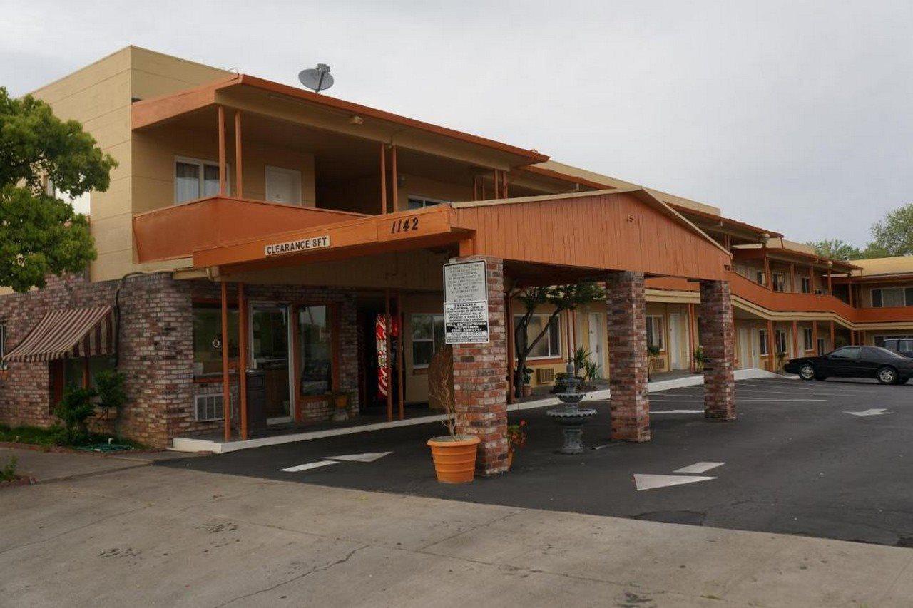 Classic Inn Red Bluff Exterior foto