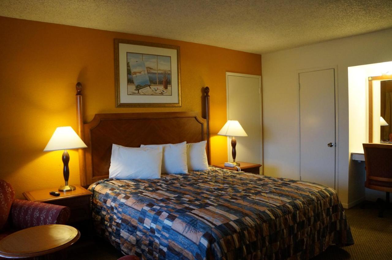 Classic Inn Red Bluff Exterior foto