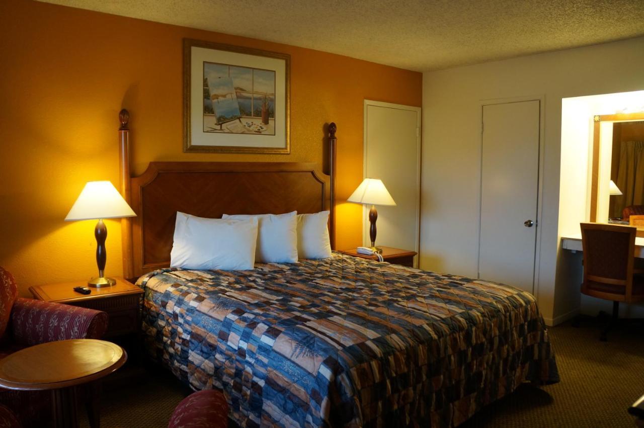 Classic Inn Red Bluff Exterior foto