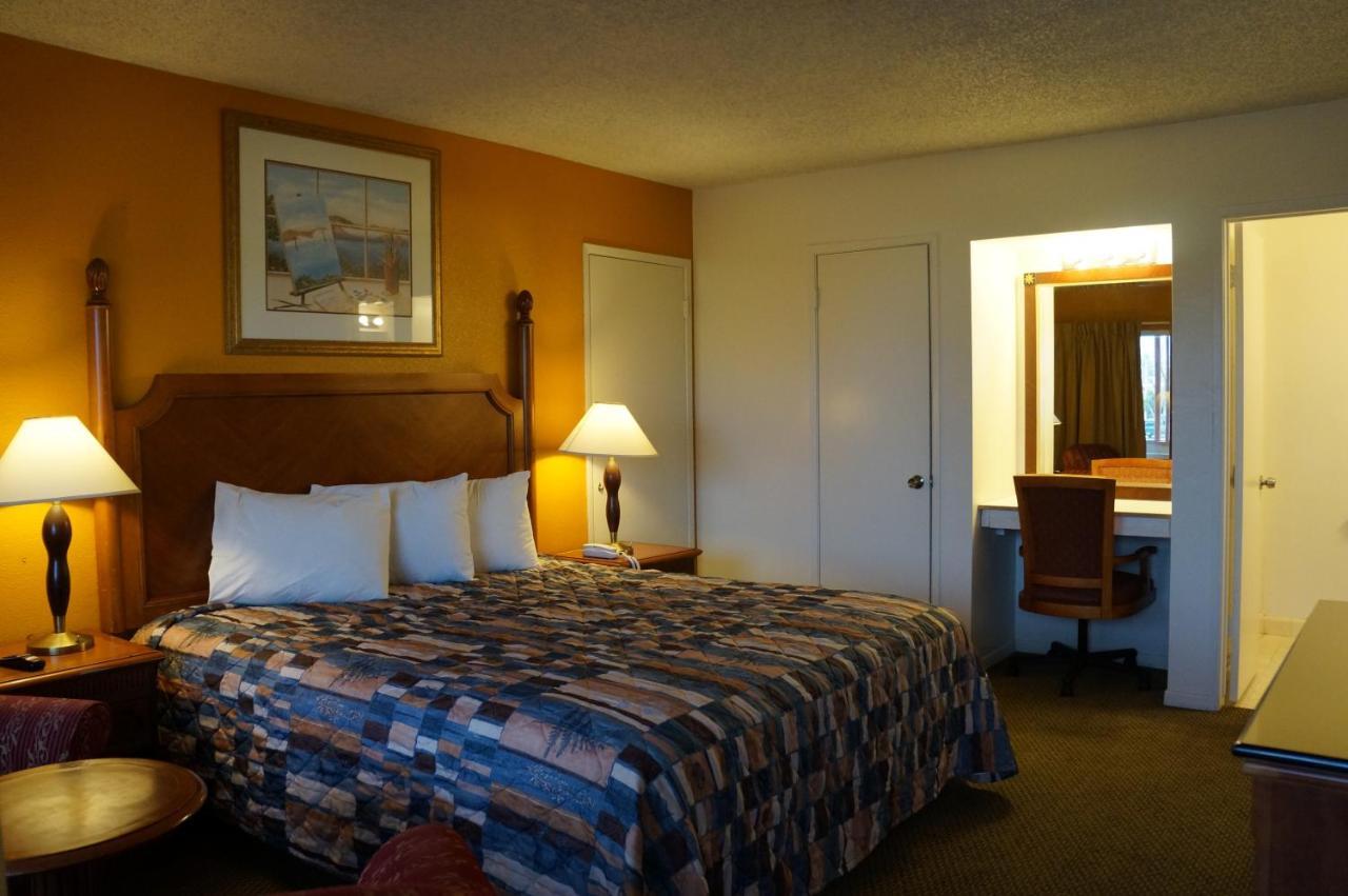 Classic Inn Red Bluff Exterior foto
